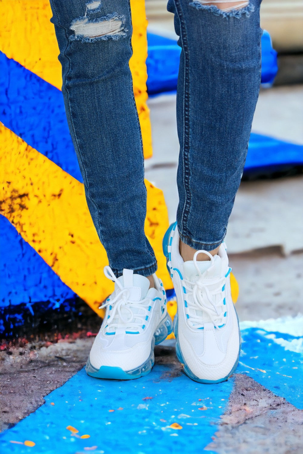 Forever Link Lace-Up Air-Cushioned Athletic Shoes
