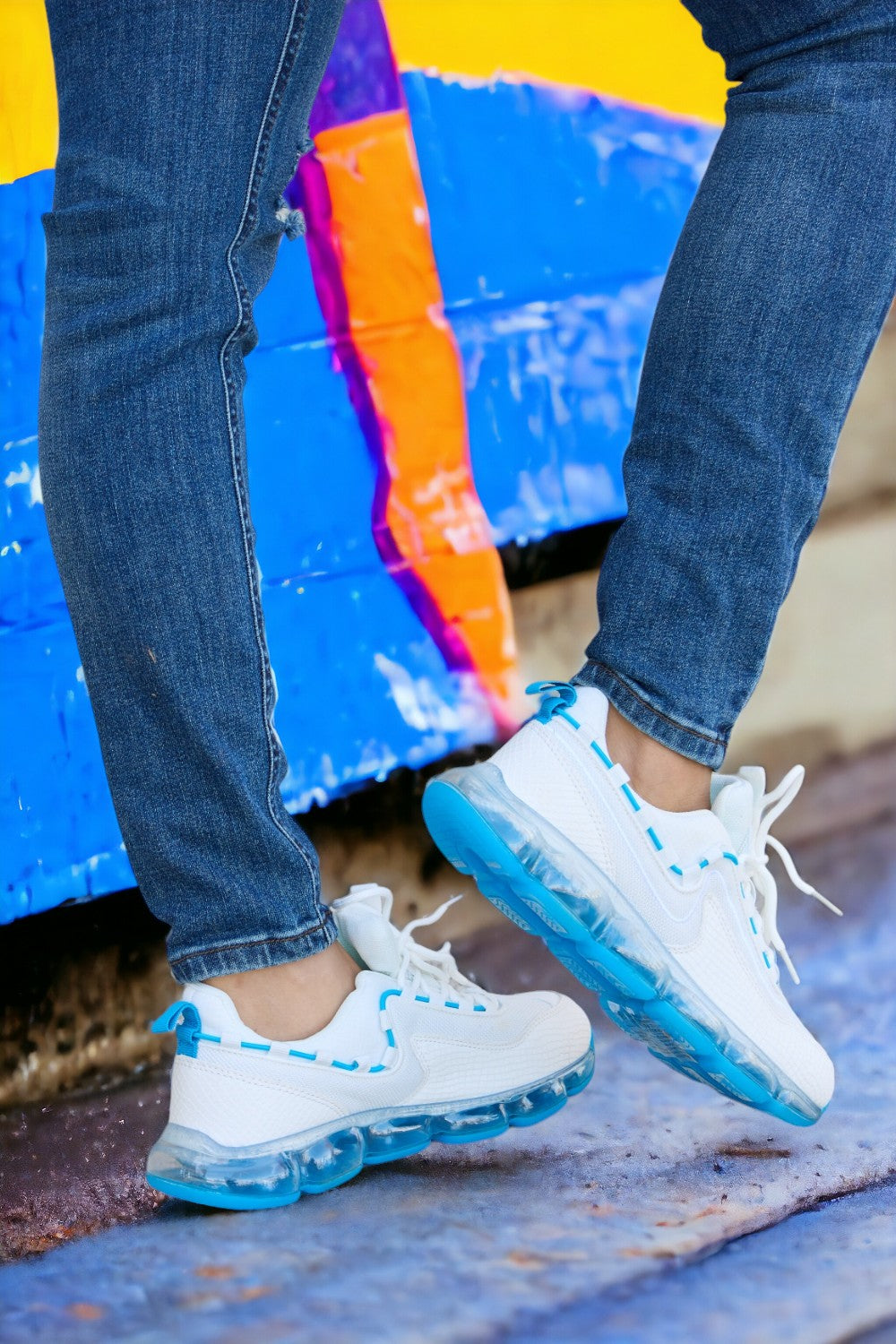Forever Link Lace-Up Air-Cushioned Athletic Shoes