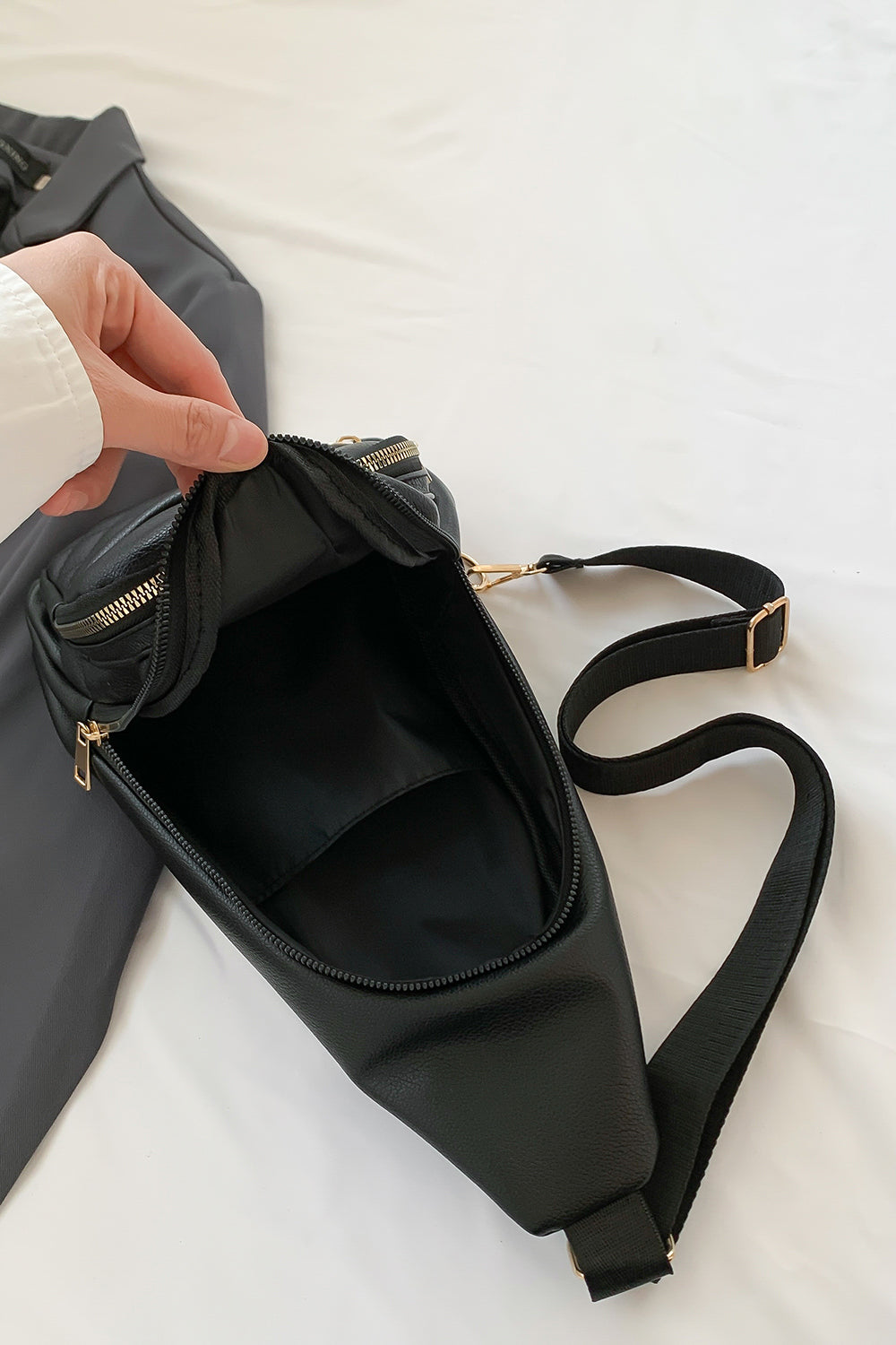 GBZ ★ Pure Simple Sling Bag